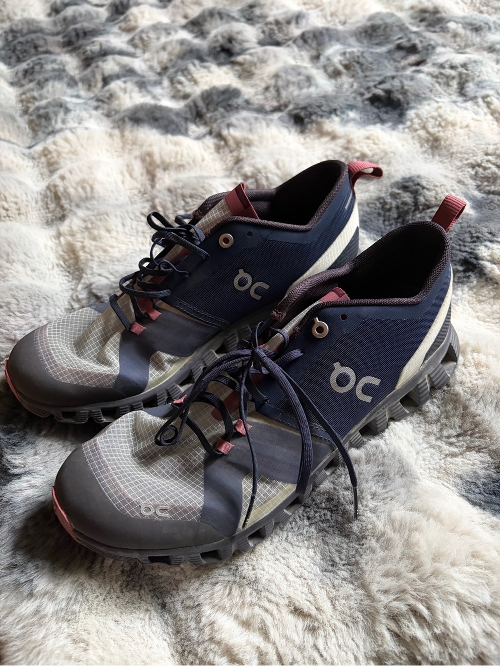 On Cloud X Women’s Size 9 Running Training Shoes Navy Burgundy Gray